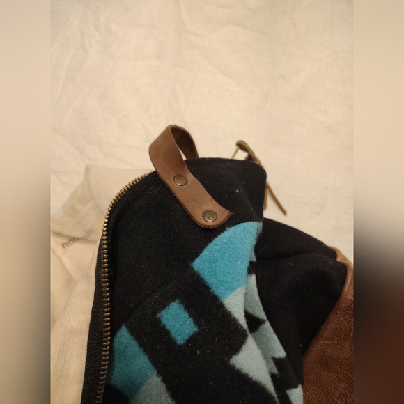 Nan-made Leather And Wool Purse - Picture 11 of 12